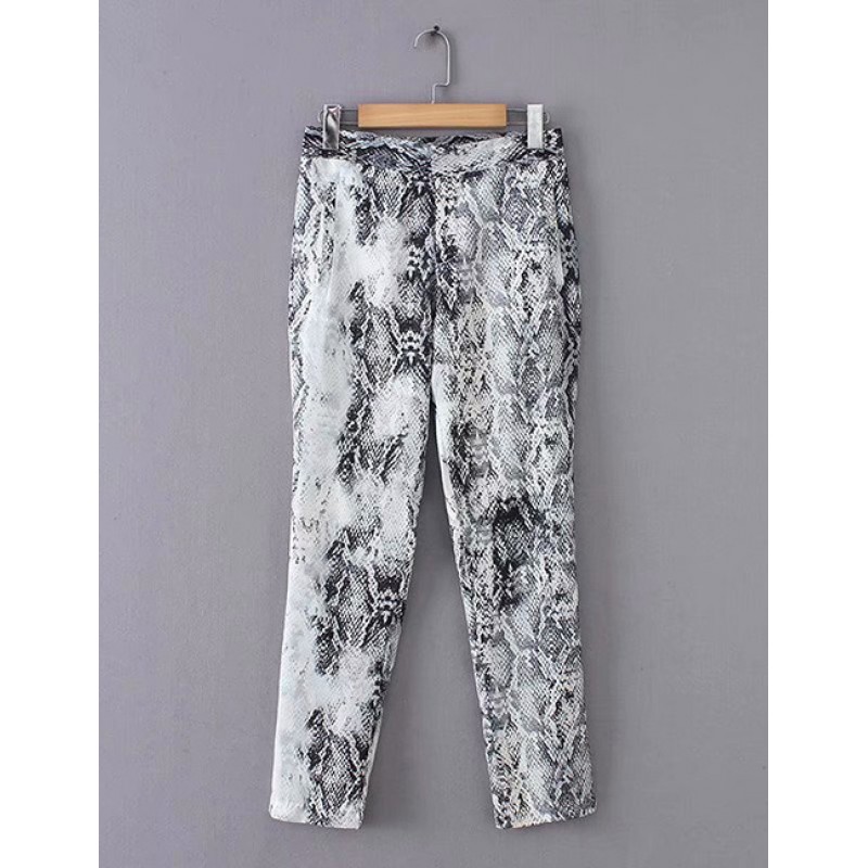 Fashion Gray Snake Skin Pattern Decorated Long PantsNo.:E871705(0) Write a review Fashion Gray Snake Skin Pattern Decorated Long PantsNo.:E871705(0) Write a review